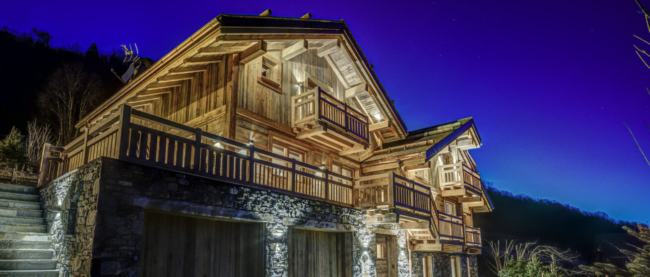 Chalet Bergeronnette, Meribel - chalet exterior at night